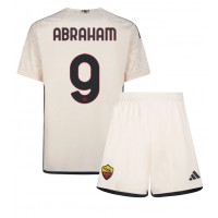Billiga AS Roma Tammy Abraham #9 Barnkläder Borta fotbollskläder till baby 2023-24 Kortärmad (+ Korta byxor)
